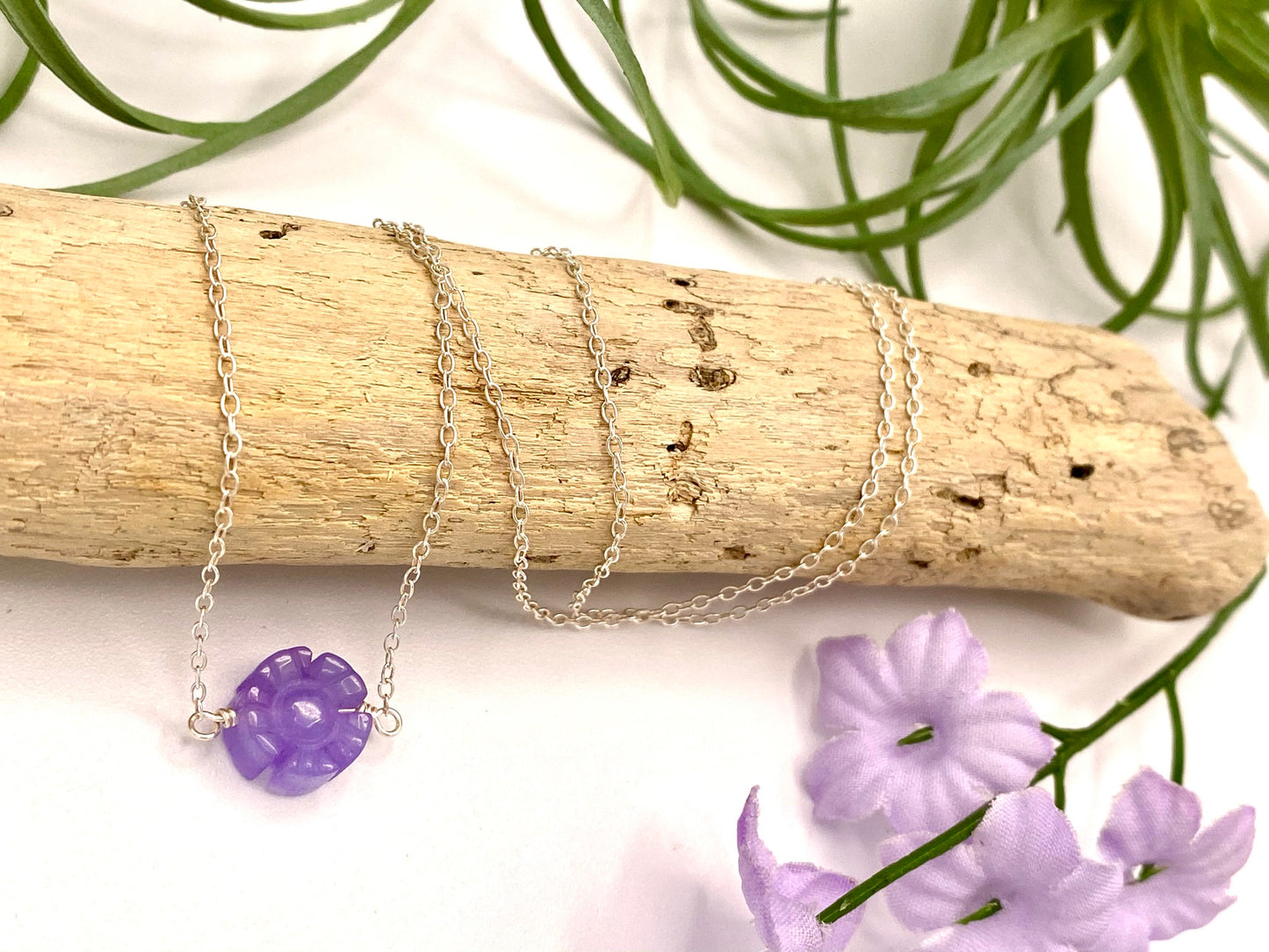 Daisy Necklace - Earthly Elan