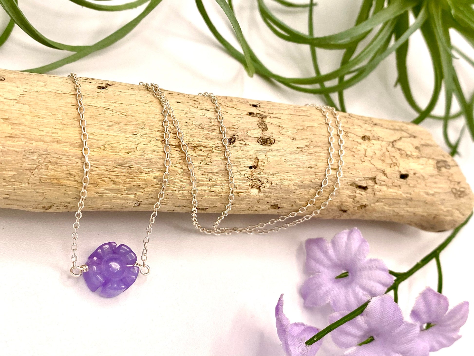 Daisy Necklace - Earthly Elan